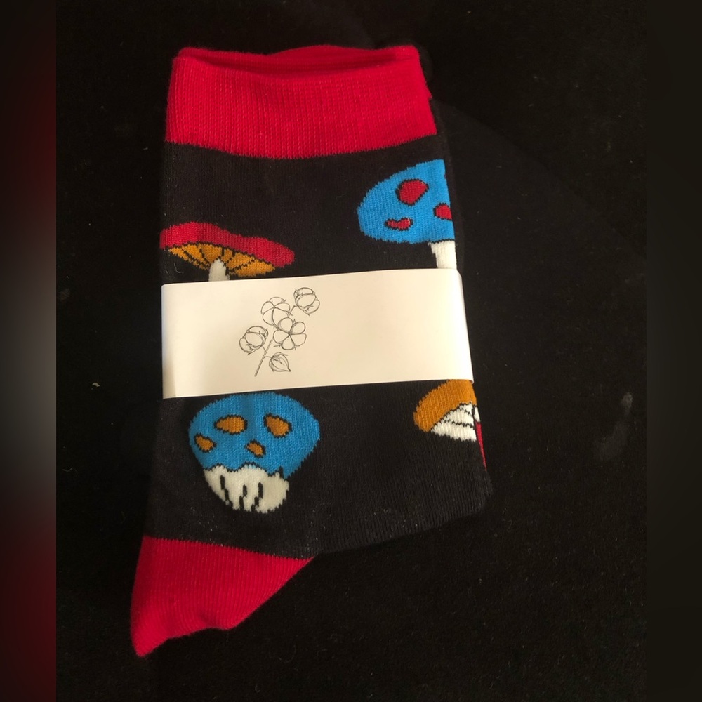 Adorable Women’s Red and Black Mushroom Patterned Socks